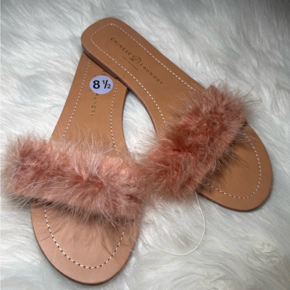 Chinese Laundry Tan and Pink Fuzzy Slippers